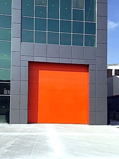 Kırmızı Renkli Endüstriyel Kapı