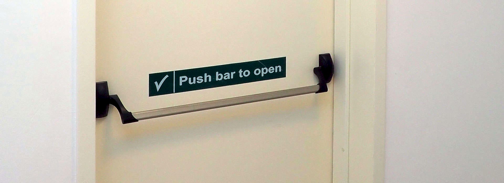 Çift Kanat Panik Barlı Yangın Kapısı