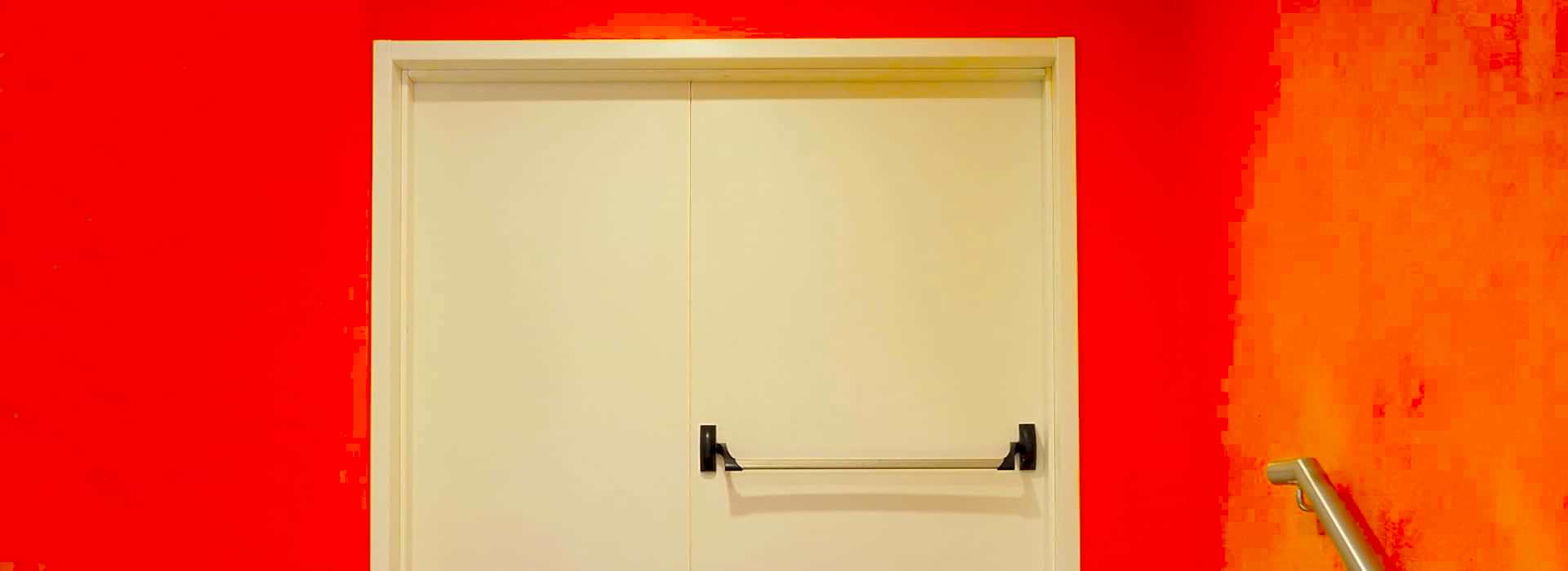 Tam Kasa Yangın Kapısı